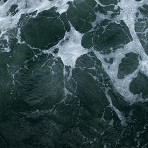 70岁老太岳把腿岔开小说
