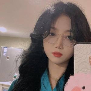 70岁老太岳把腿岔开小说
