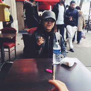 70岁老太岳把腿岔开小说
