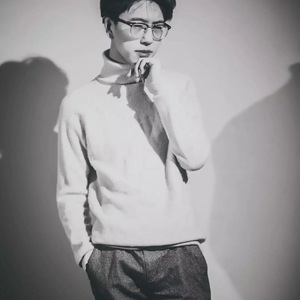 70岁老太岳把腿岔开小说
